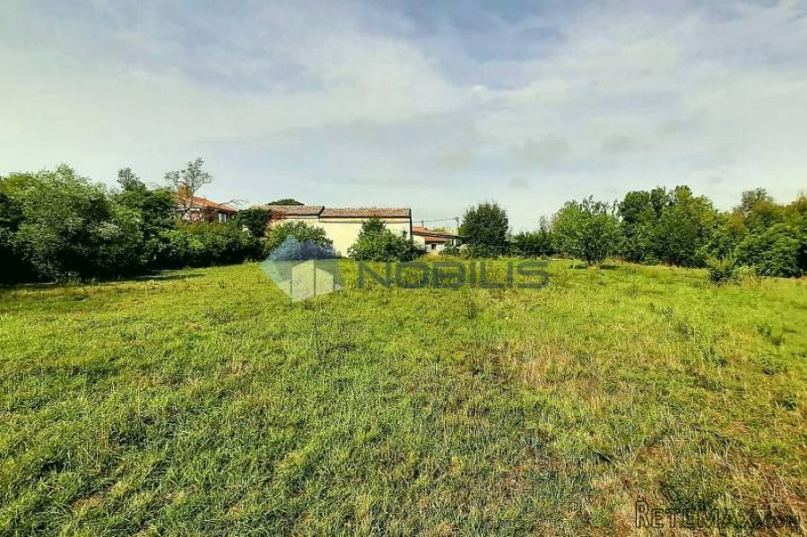 Istra, Šišan, građevinsko zemljište 685 m2