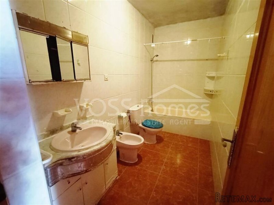 NEW LISTING TO VOSS HOMES - A large terraced house of 178m2.. - 11