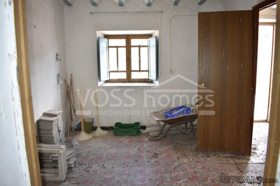 NEW TO VOSS HOMES - An amazing bargain. A 2 storey.. - 11