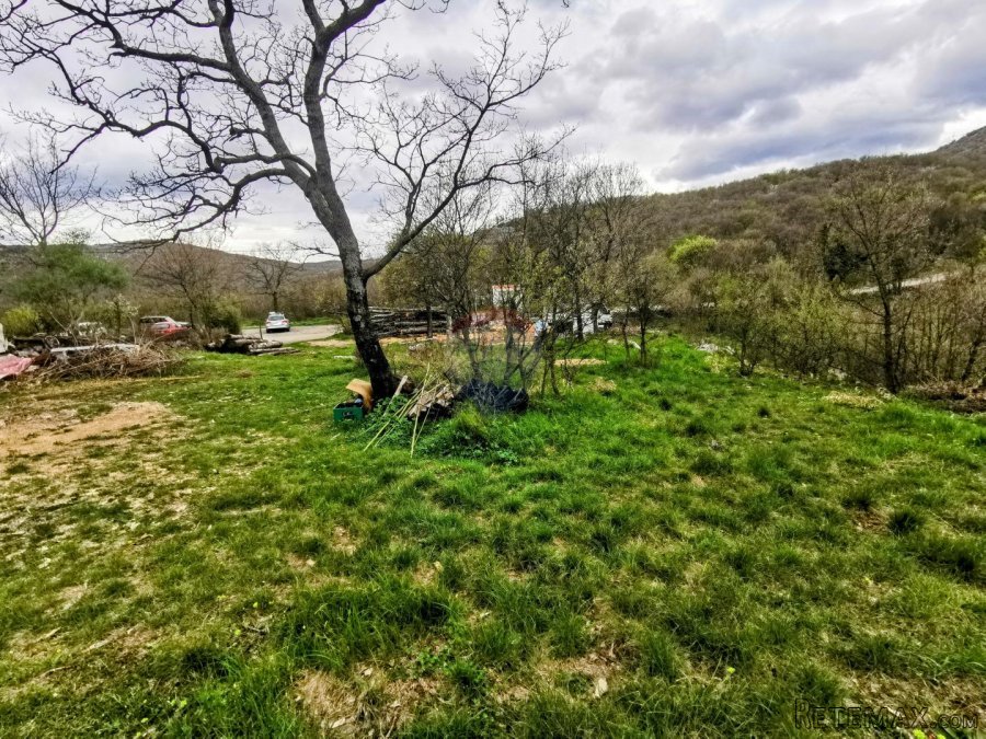 Bakar, Škrljevo, zemljište veličine 8096m2, cca 2500m2 građe - 2
