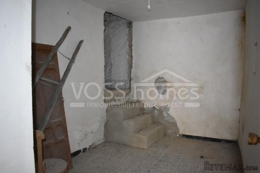 NEW TO VOSS HOMES - An amazing bargain. A 2 storey.. - 12