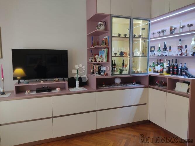 Stan u Centru Pule, 70m2 2. kat, parking osiguran - 2