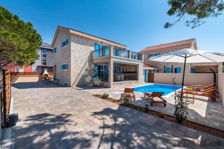 Vila s 5 zvjezdica i uhodanim turističkim poslovanjem u srcu - 2