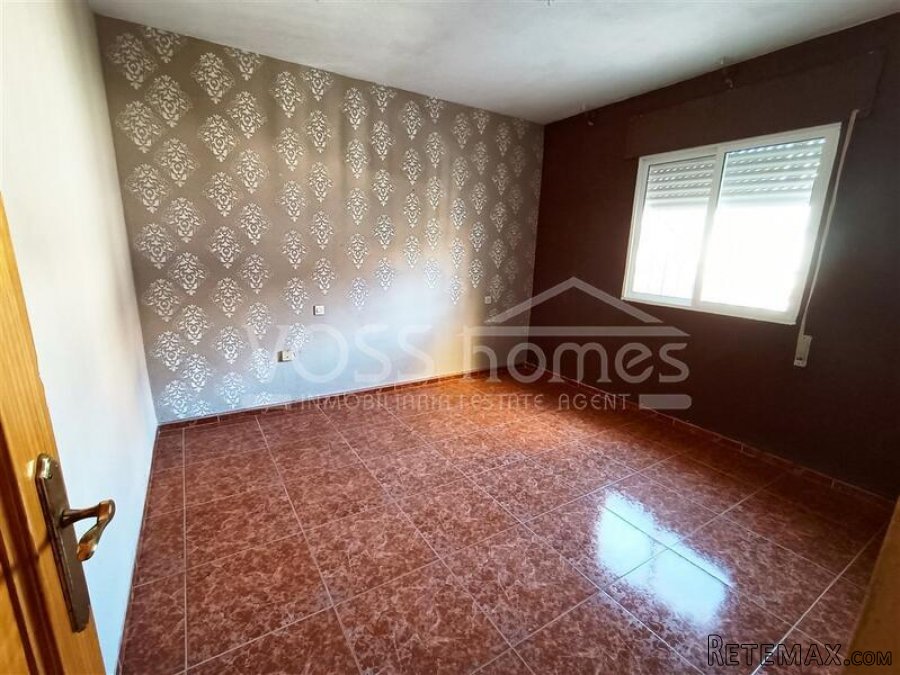 NEW LISTING TO VOSS HOMES - A large terraced house of 178m2.. - 13