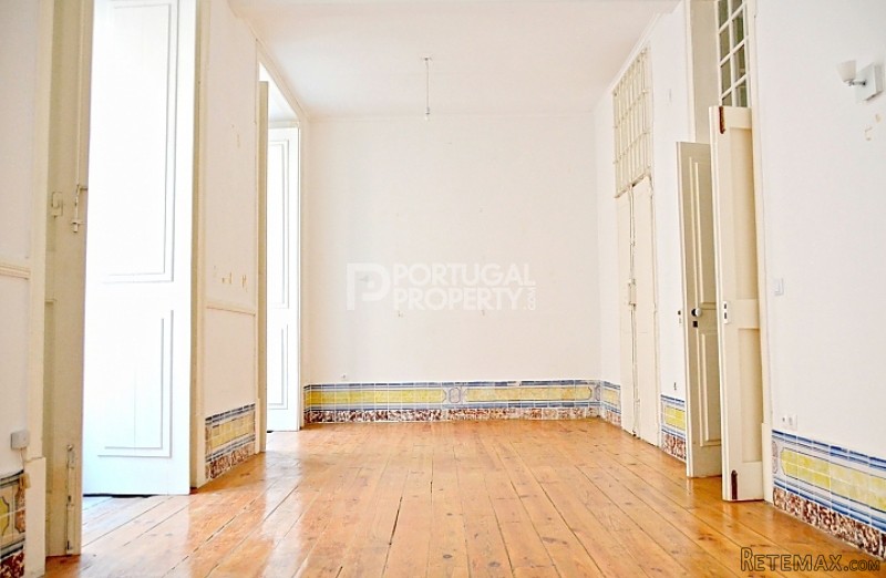 Character Apartment in Baixa