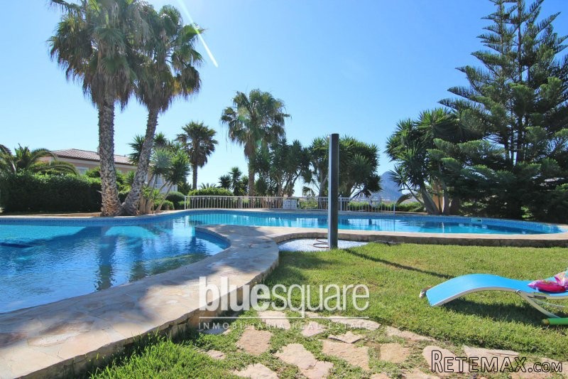 Stylish 2 bedroom semi-detached house.. - 2