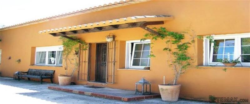 4 Bedrooms - Villa - Alicante - For Sale
