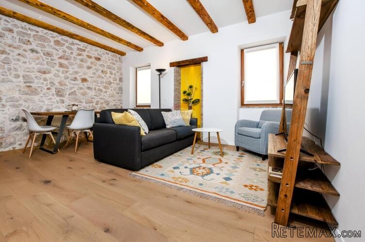 Rovinj,novogradnja u starom gradu,1 kat,namješten-41m2
