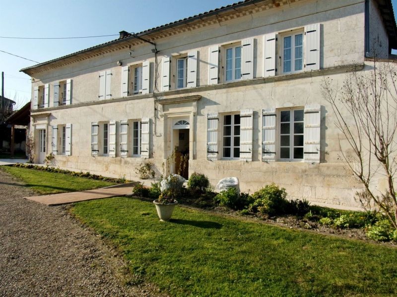 Sale House Saintes (17100) 15 Km Sud De..