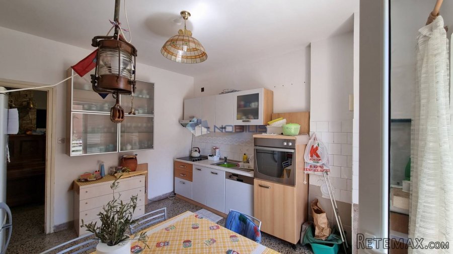 Zadar, Biograd n/M, 200m2 okućnice, apartman 105m2