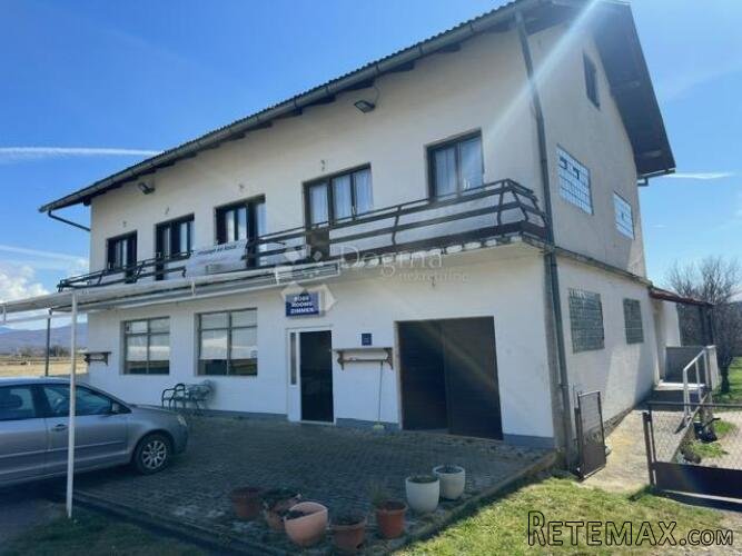 BUNIĆ KUĆA SA RESTORANOM I SOBE ZA IZNAJMLJIVANJE - 2