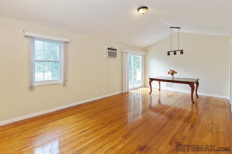 3 bedroom House For Sale: 2821 Holly.. - 2