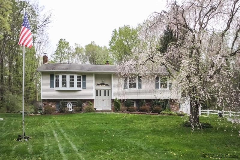 4 bedroom House For Sale: 7 Kane Dr..