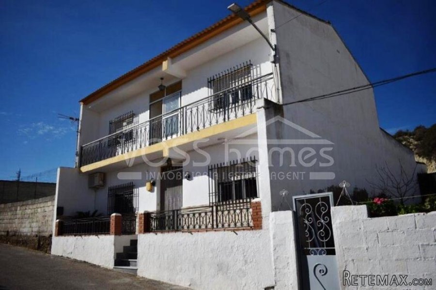 NEW & EXCLUSIVE LISTING WITH VOSS HOMES - A large 2..