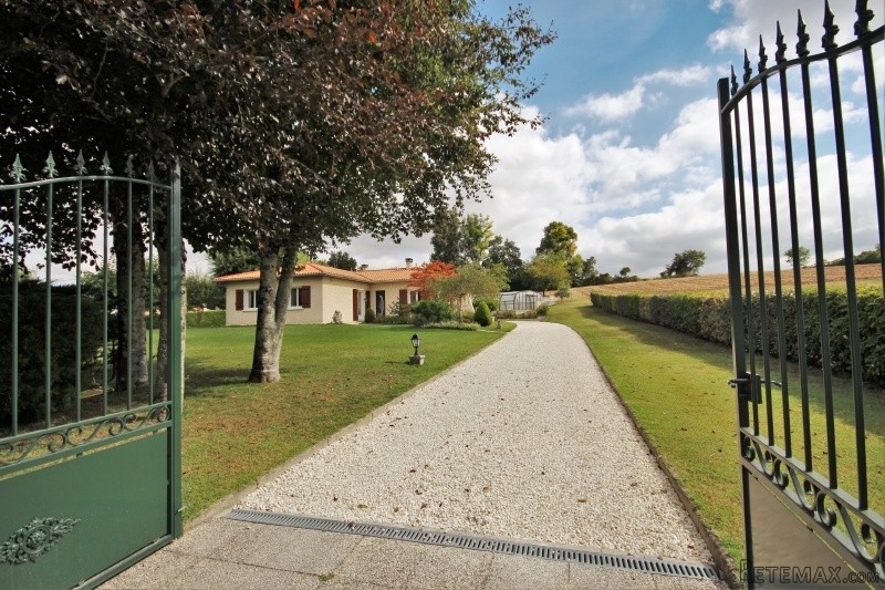 Bungalow with outbuildings and swimming..