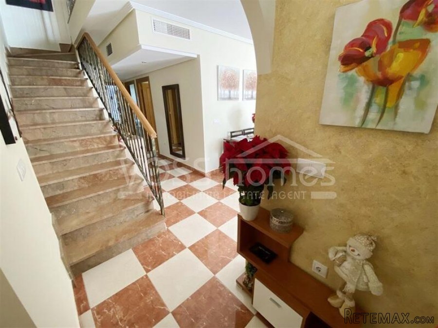 NEW LISTING TO VOSS HOMES - A spacious four storey 3 bed, 3.. - 9