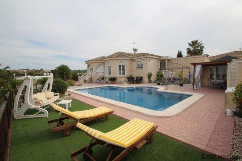3 Bedrooms - Villa - Alicante - For Sale