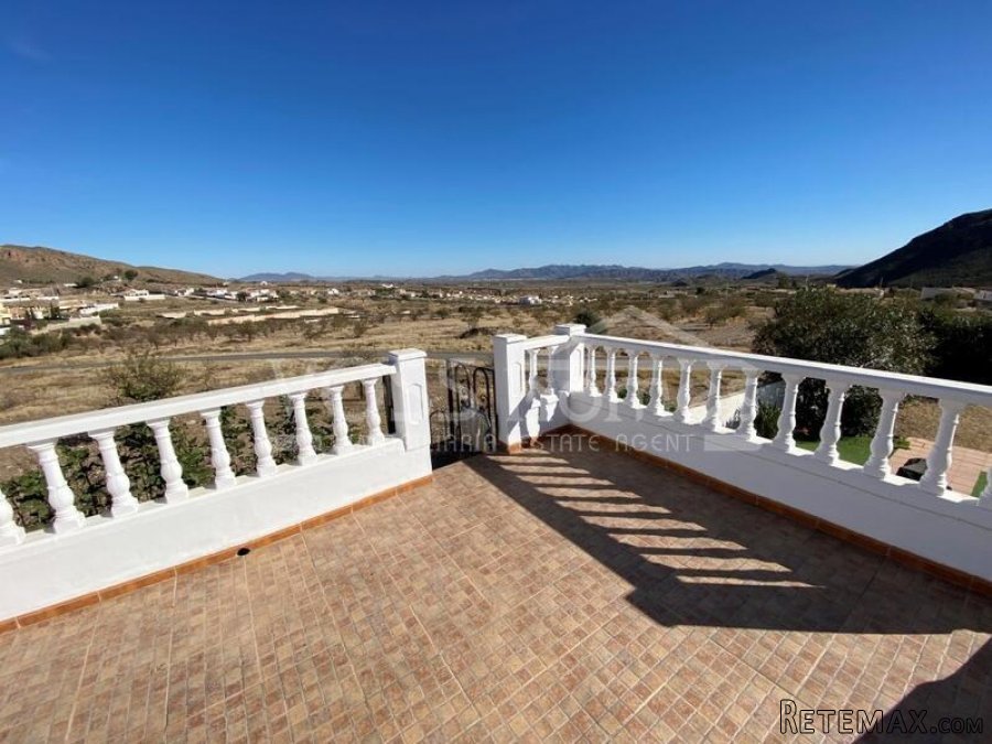 EXCLUSIVE TO VOSS HOMES - A spacious 5 bed, 2 bath Country.. - 8