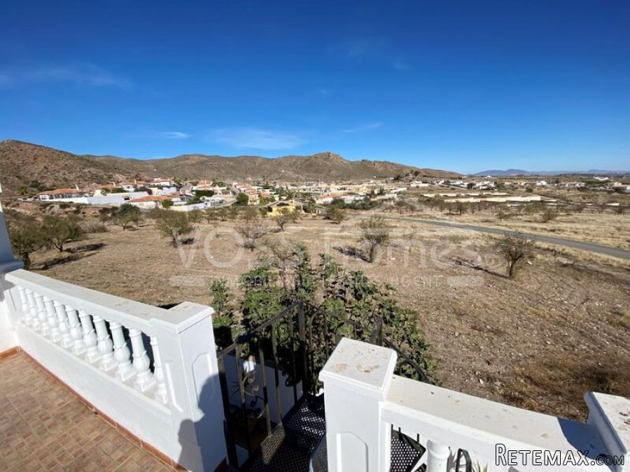EXCLUSIVE TO VOSS HOMES - A spacious 5 bed, 2 bath Country.. - 9