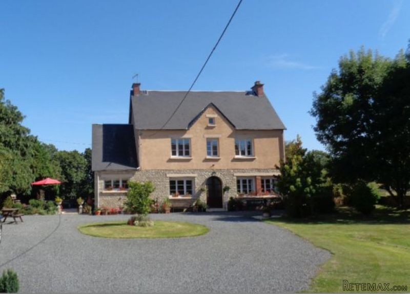 Farmhouse, Outbuildings on 1.5 Hectares
