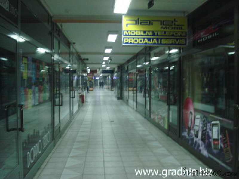 Prodajem lokal u centru Nisa
