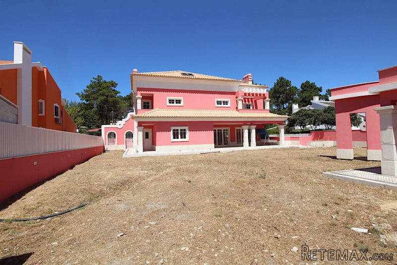 Detached house T6+1 - 2