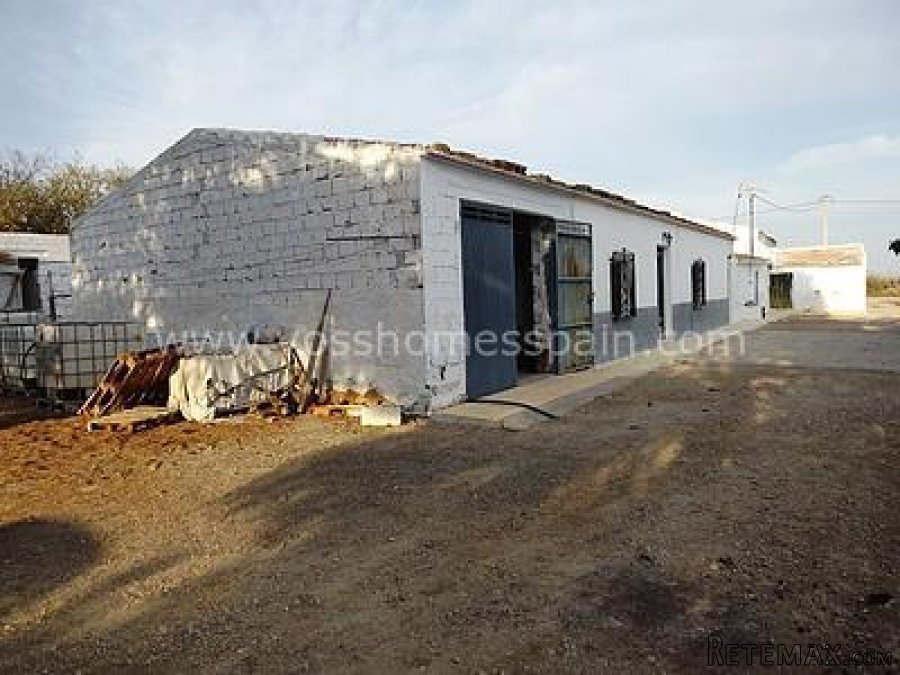 Two large cortijos in a beautiful countryside setting with..