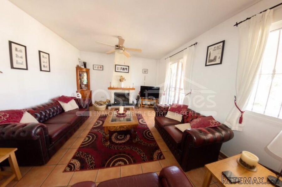 OPEN TO OFFERS - NEW LISTING TO VOSS HOMES - A spacious 3.. - 4
