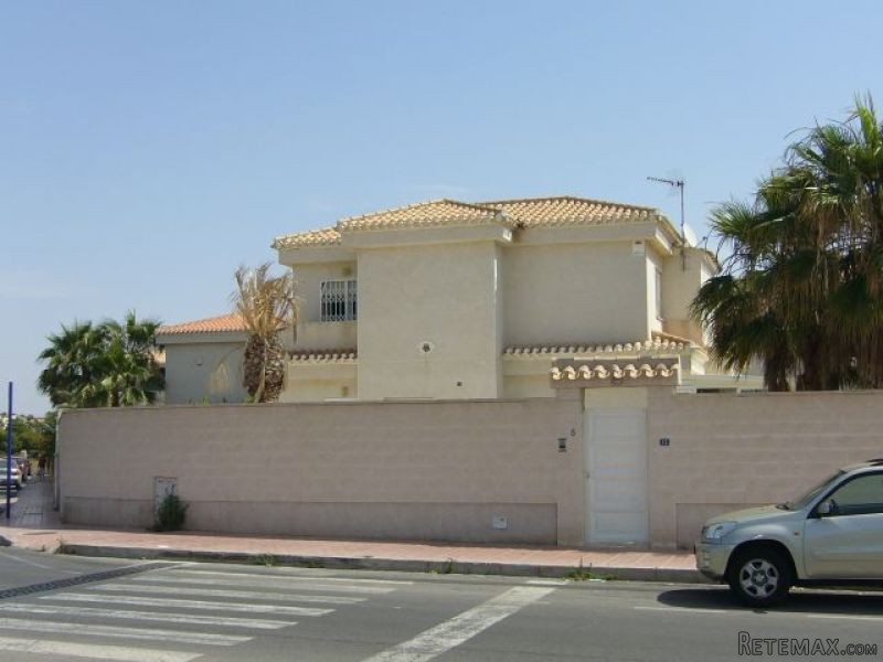Playa Flamenca 3 Bed Detached Villa..