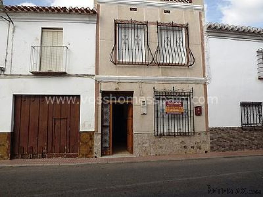 A large 5 bed, 2 bath village house with three storeys and..