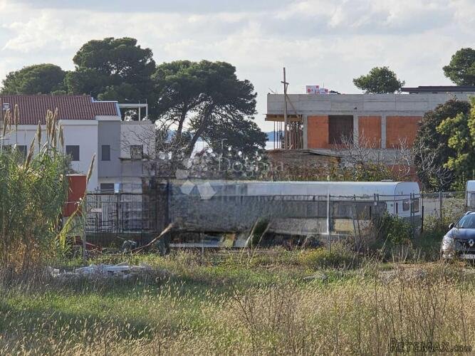 Građevinsko Zemljište s Pogledom na More u Fažani