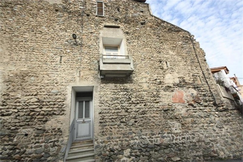 Village House To Renovate With Patio.. - 2