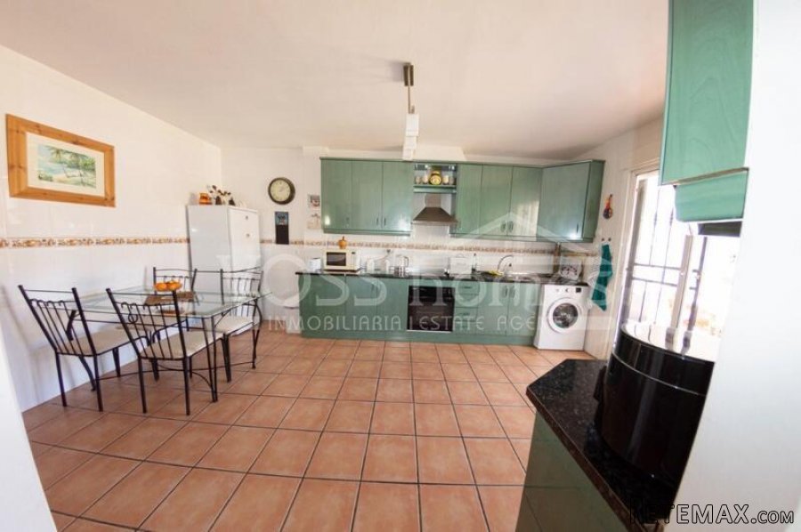 OPEN TO OFFERS - NEW LISTING TO VOSS HOMES - A spacious 3.. - 10