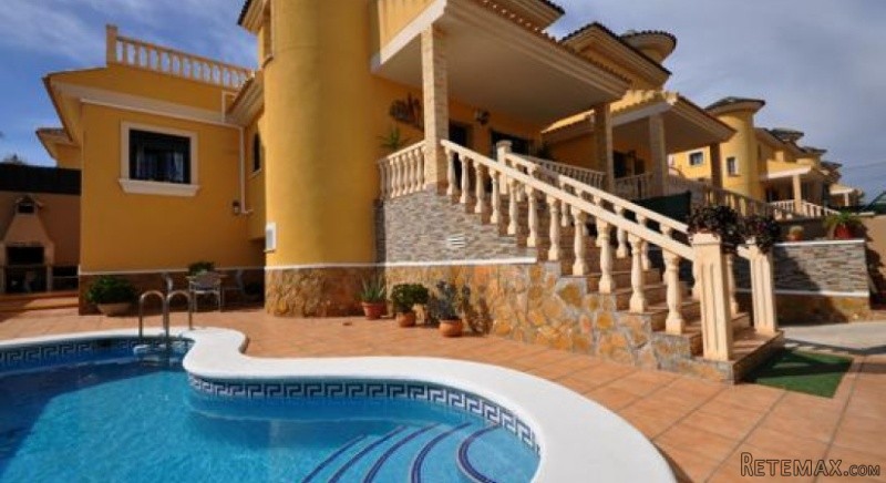 3 Bed Detached Villa with Private Pool..