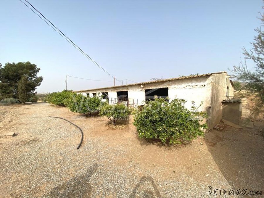 RUSTIC LAND for sale which has a large 400m2 work shop.. - 2