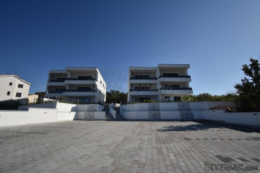 Dva apartmana u novogradnji ! Malinska!