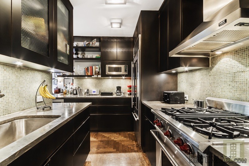 1 bedroom Apartment For Sale: 60 SUTTON.. - 2
