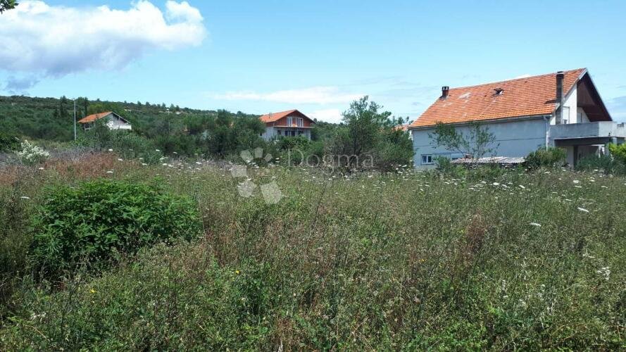 Građevinsko zemljište 300 m od mora