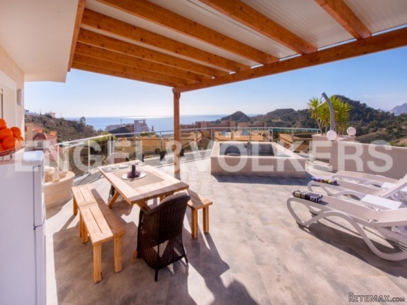 Luxury Penthouse With Sea Views - 2