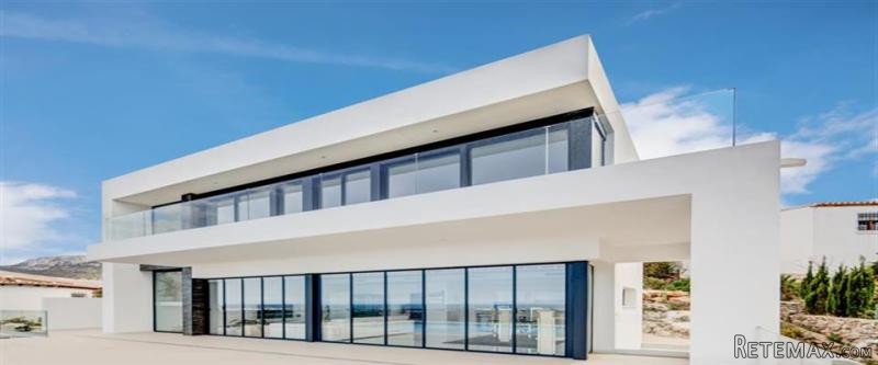 4 Bedrooms - Villa - Alicante - For Sale