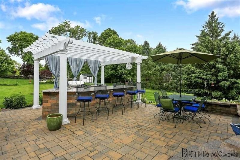 4 bedroom House For Sale: 39 Moonlight.. - 2