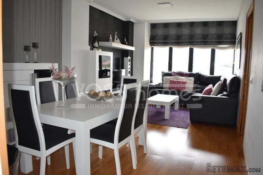 First floor, 3 bed, 2 bath apartment with amazing country..
