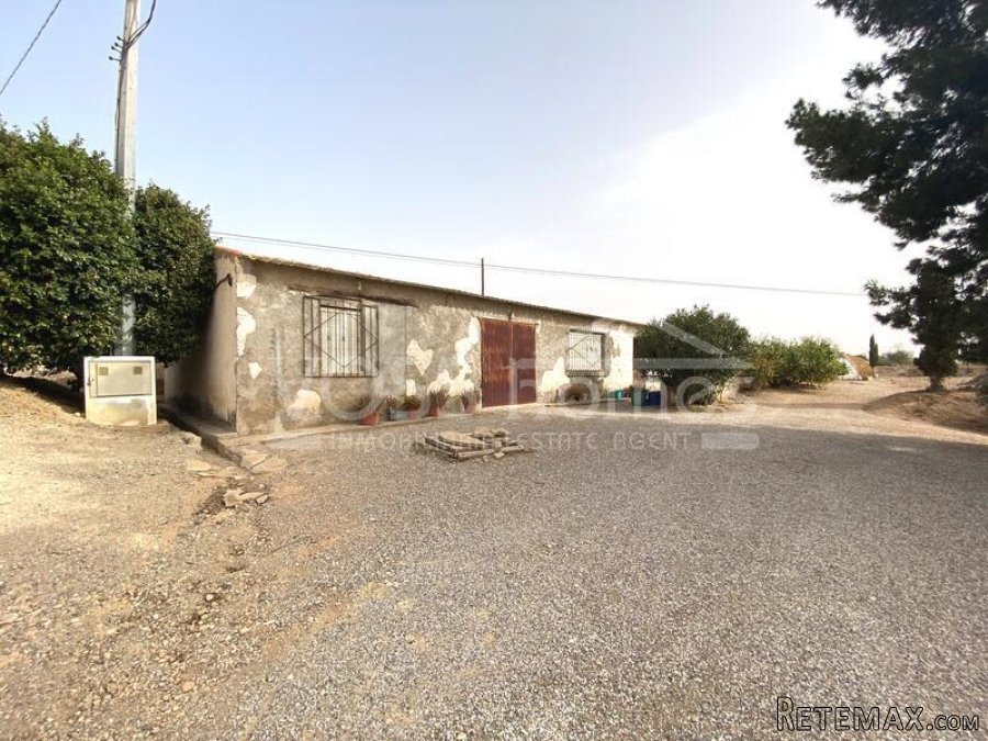RUSTIC LAND for sale which has a large 400m2 work shop.. - 9