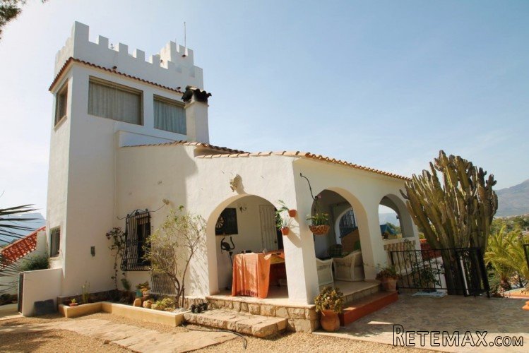 A HILL TOP CASTLE WITH PANORAMIC VIEWS!!!!!!!!!!!!!!!!!.. - 2