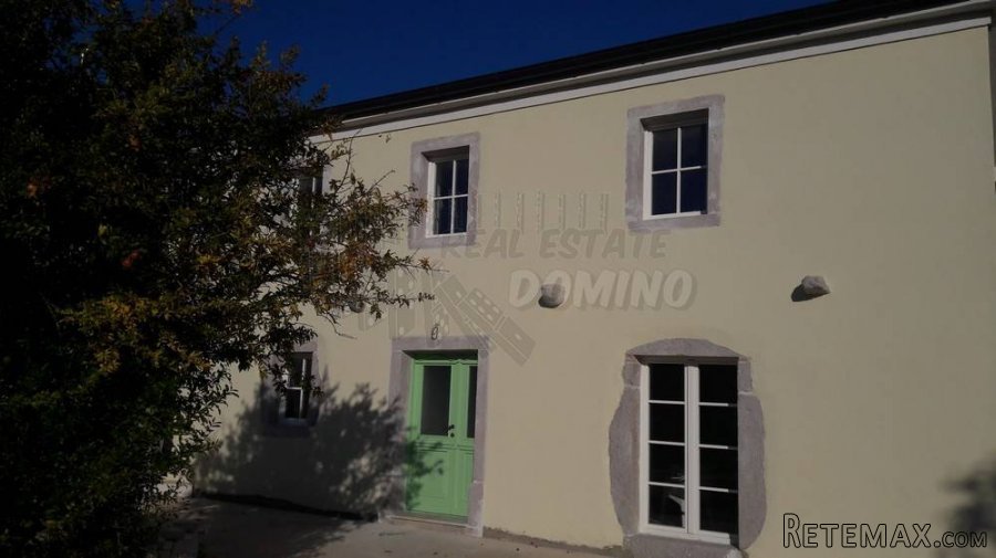 Renovirana kuća sa okućnicom od 1068m2! Otok Krk!