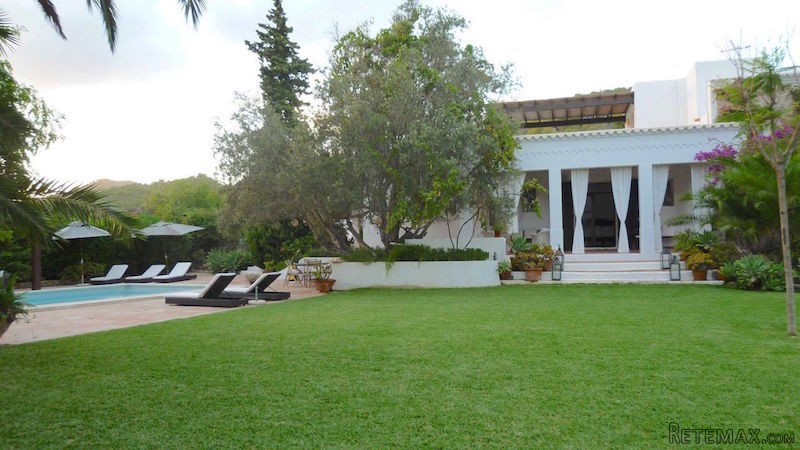 5 bedroom Country House For Sale: San..