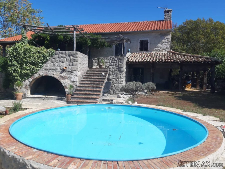 Prekrasna renovirana kamena kuća - otok Krk!