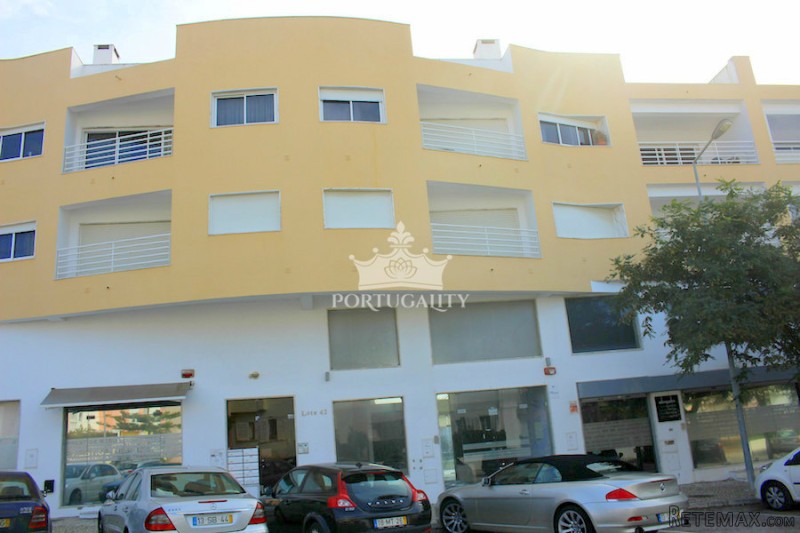 Spacious T3 Apartment In The Center Of..
