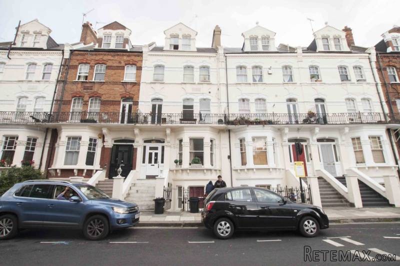 Studio near West Kensington station - 2