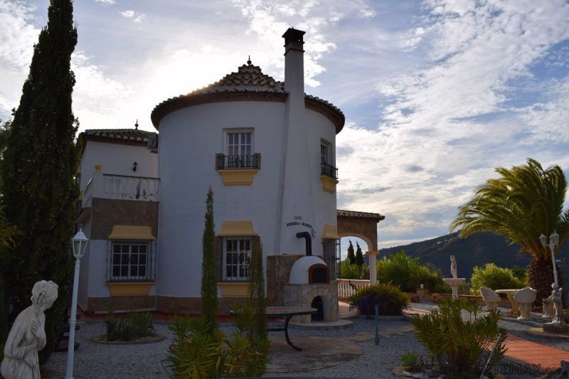 Chalet for Sale in Frigiliana 420.000.. - 2